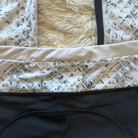 Lululemon High Rise Running Tights - Limited edition Size 4 - Picture 4 of 4